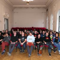 Nicota však byla nesmírně silná. Aby byl svět zachráněn, musela být přinesena nejvyšší oběť – téměř všichni hrdinové položili své životy za budoucnost ostatních.